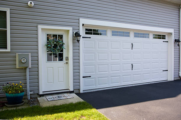 24/7 Emergency Garage Door Panel Replacement experts in Gosport, IN